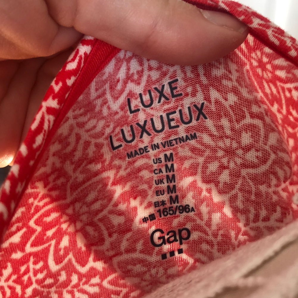 Red flowered shirt - Picture 3 of 7